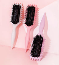 Curly Hair Styling Brush – Detangling & Defining Tool