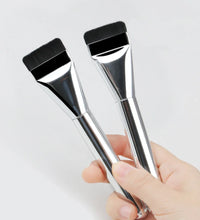 Ultra-Thin Foundation Brush – Lightweight Flat Contour & Blending Brush