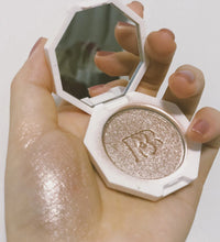 FB Highlighter Wattabrat 3D Baby Pink Shimmer – Face & Body Highlight Palette