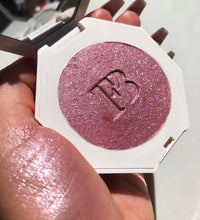 FB Highlighter Wattabrat 3D Baby Pink Shimmer – Face & Body Highlight Palette